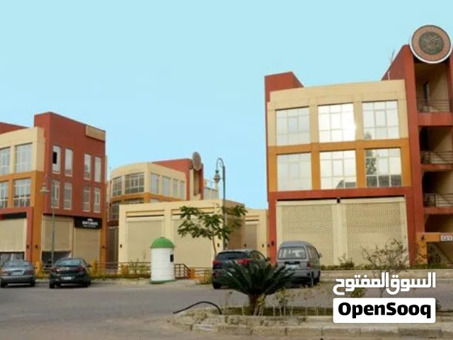 محل للبيع في مدينة الشيخ زايد داخل مول المعز، المساحة 63متر دورين ارضي واول مساحة كل دور 31.5متر الت