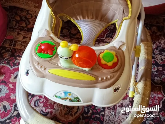 كراسي اطفال وكراسي سيارات وكراجه بسعر البلاش كلهم ب 15 دينار