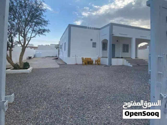 180 m2 2 Bedrooms Townhouse for Sale in Al Dakhiliya Nizwa