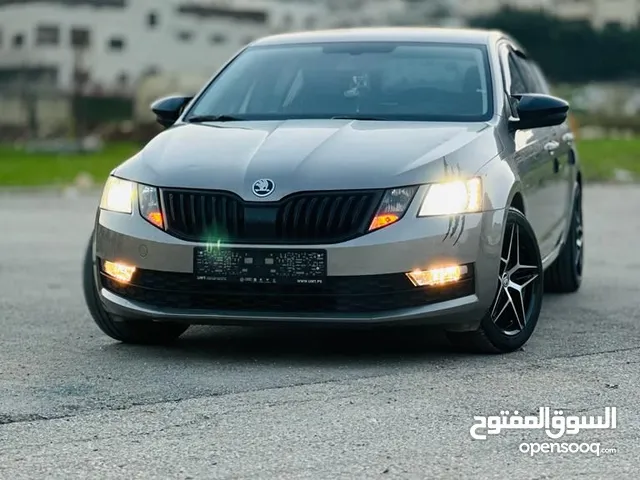 سكودا اوكتافيا 2019 فقط للبدل على جيبات