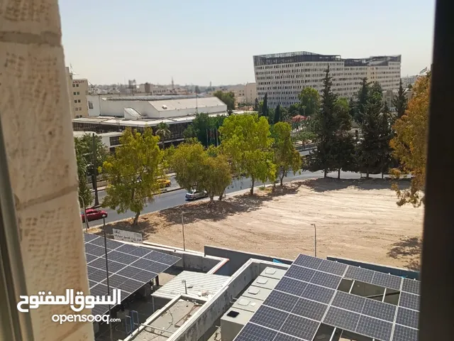 مكتب مميز للبيع بشارع الملكة علياء قرب دوار الداخليه