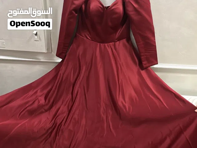 فساتين سهره ، بحاله ممتازه جدا ملبوس مره واحده فقط
