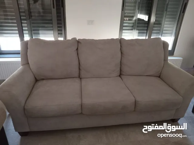 طقم كنب امريكي الصنع بيج اللون مستعمل بحاله جيده جدا