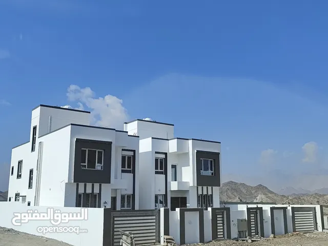 289 m2 5 Bedrooms Townhouse for Sale in Al Dakhiliya Sumail