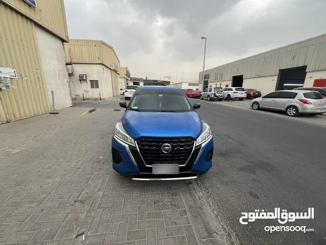 نيسان كيكس 2021 ممشي 63الف ميل بها حادث قديم في الرفرف الأمامي و الباب الأمامي من الجانب وكاله تغير