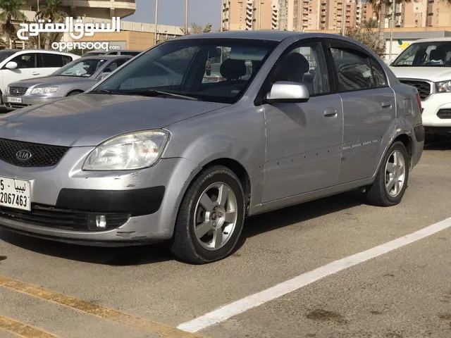 2006 American Specs Good (body only has minor blemishes) in Tripoli
