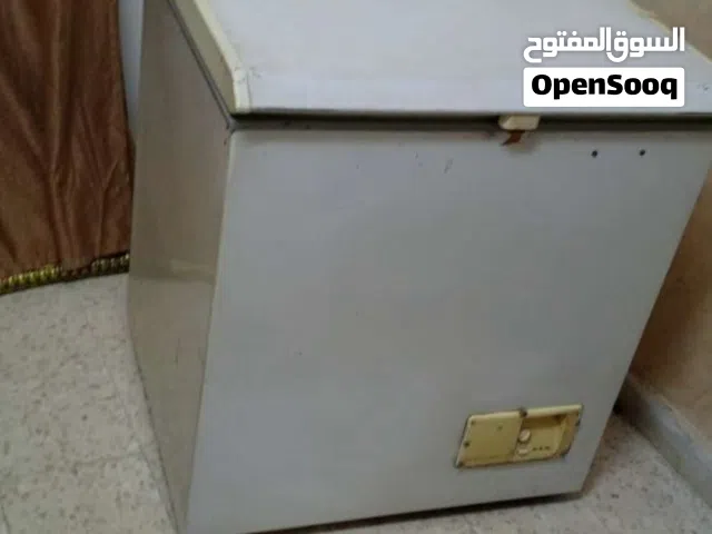 فريزر بطح للبيع مستعمل بحاجه الى غاز