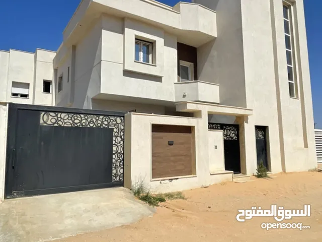 500 m2 5 Bedrooms Villa for Sale in Tripoli Ain Zara