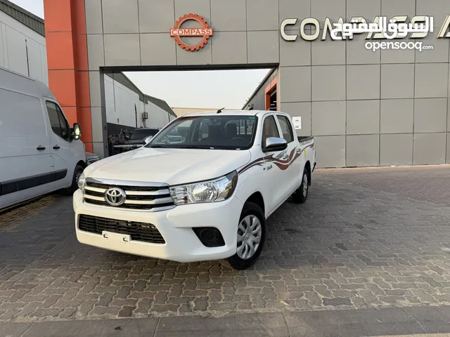Toyota hillux double cabin 2.7 2020