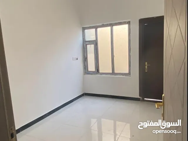 140 m2 2 Bedrooms Apartments for Rent in Basra Manawi Lajim