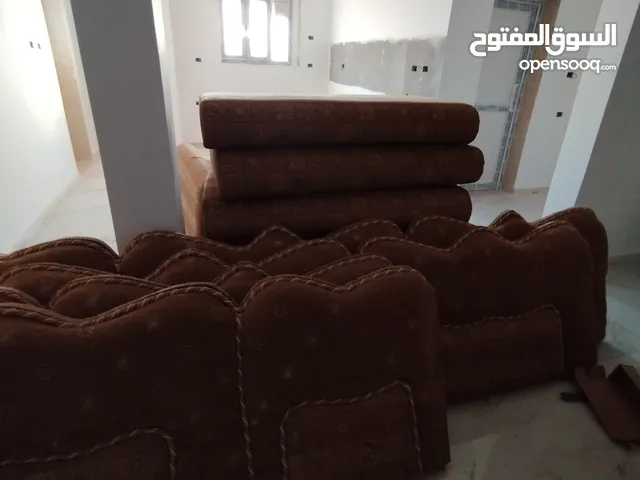 جلسة مستعملة للبيع