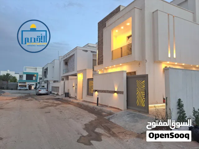 450 m2 5 Bedrooms Villa for Sale in Tripoli Al-Serraj