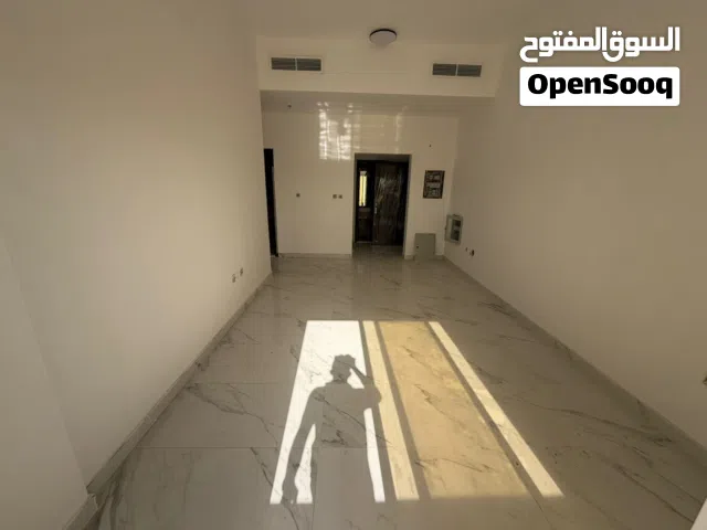 غرفه وصاله ببلكون للايجار السنوي بالمويهات