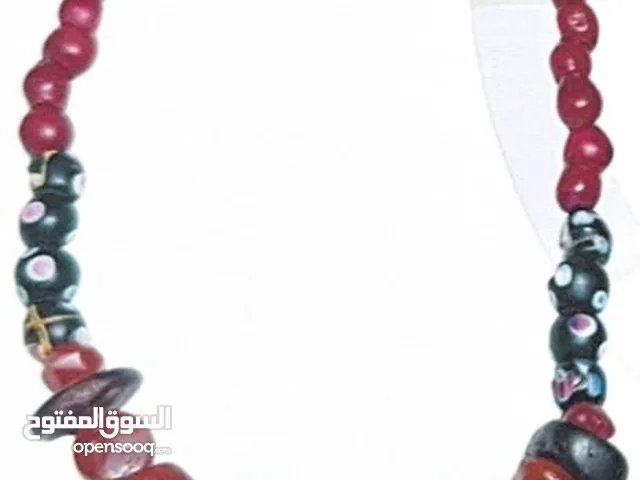 طقم من الاحجار الكريمة