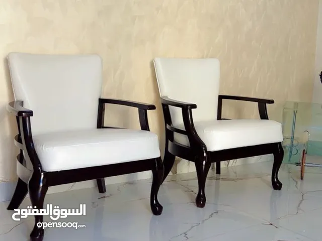 طقم كنب جلد 7مقاعد مع طربيزة سكريت