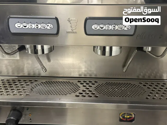 مكينة قهوة بازيرا المعروفة صنع ايطالي مع مطحنتين قهوة