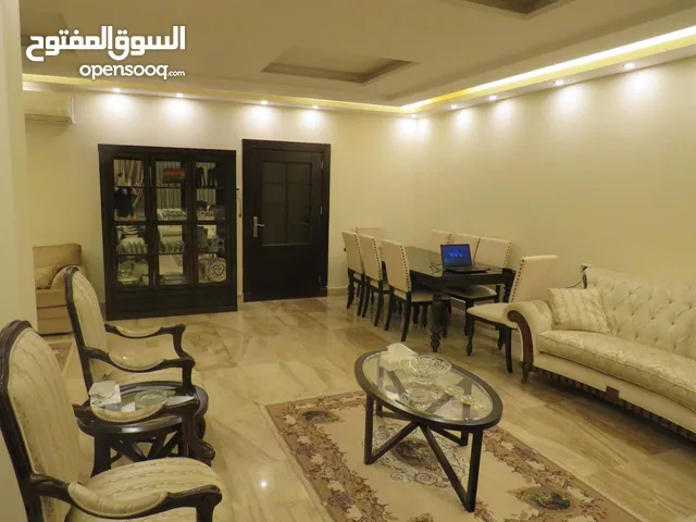 شقة أرضية للبيع بسعر مغري في أجمل مناطق خلدا قرب اكاديمية عمان المساحة 254 داخلي 140 خارجي