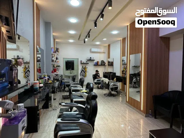 6 كراسي حلاقة شبه جديد للبيع