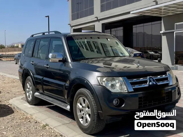 2014 ميتسوبيشي باجيرو GLS