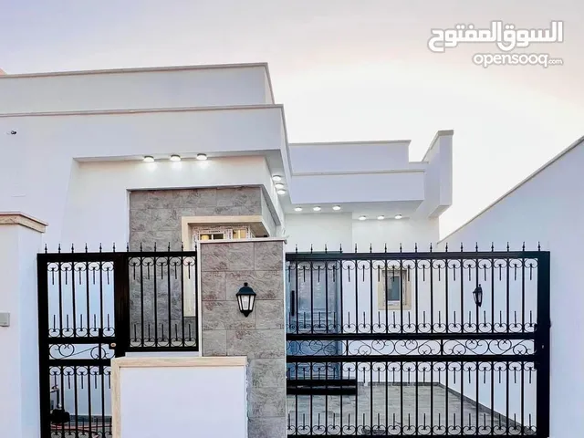 105m2 2 Bedrooms Townhouse for Sale in Tripoli Ain Zara
