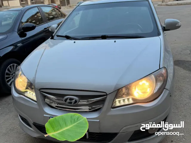 2017 Hyundai Elantra (hd) الفئه تانيه استعمال حريمي بحاله ممتازه للبيع