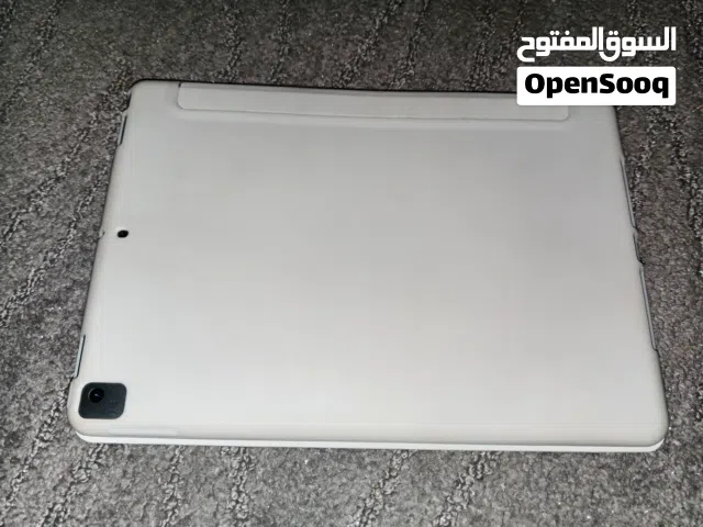Apple iPad 8 128 GB in Tripoli