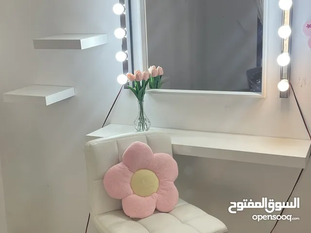 طاولة زينة إيكيا ماتحصلون نفس سعرها