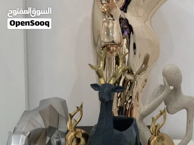 تحف متنوعه لغرفة المعيشة