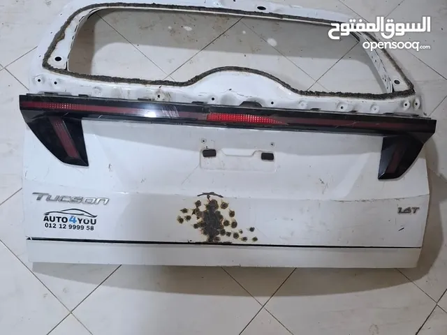 شنطة توسان للبيع بحالة ممتازة مع كشاف مع فيبر الشنكة