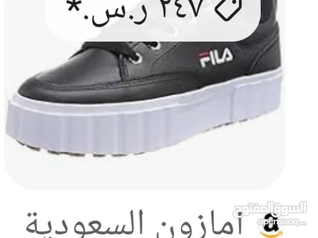 اصلى 100% في حاله جيده جدآ نمرا 40 الدوار السابع