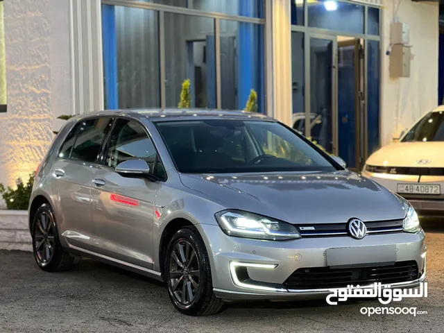 E-GOLF كهربا 2018 الماني اصلي بحالة الوكالة فحص كامل للبيع كاش او اقساط دفعة 6500 من المالك مباشرة