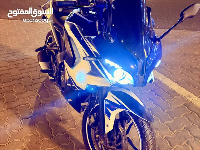 Bajaj RS200 2018 – Head Turner Race Sport Bike
