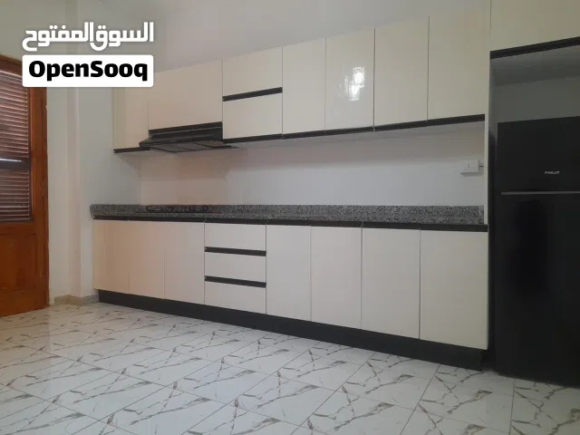 شقة نظيفة مع أثاث نظيف للإيجار حي الأندلس سوق 7 أكتوبر عائلة صغيرة منطقة ما شاء الله