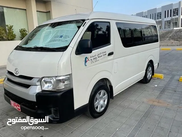 باص سياحي للإيجار اليومي في صلالة