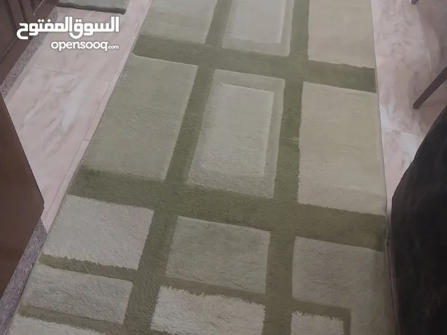 سجاد نوعيه ممتازه من صيدا مستعمله لمده قليله جدا نظيفه ومرتبه