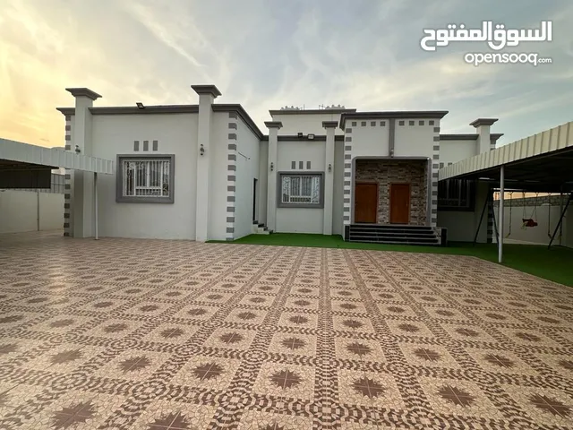 314m2 4 Bedrooms Townhouse for Sale in Al Sharqiya Sur