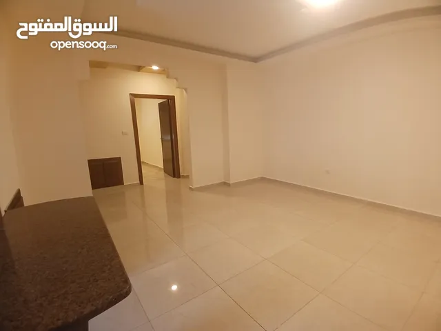 شقه فارغه للايجار سوبر ديلوكس في الجبيهه حي ام زويتينه طابق ثاني