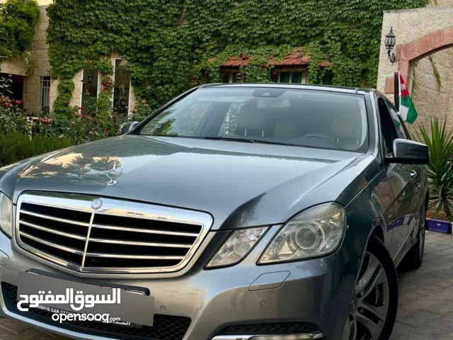 2012 مرسيدس بنز الفئة-E E 200
