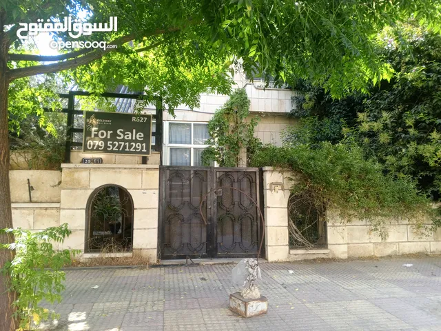 700 m2 3 Bedrooms Villa for Sale in Amman Tabarboor