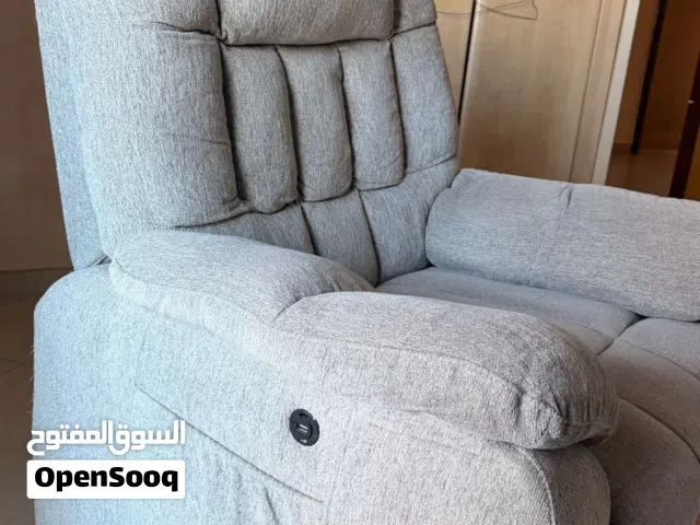 ريكلاينر كهربائي بحالة ممتازة