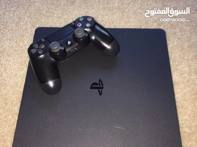 Ps4 s مع جوستك وقرص call of dute black ops 3 و gta 5 للمراوس مع سيريس اس
