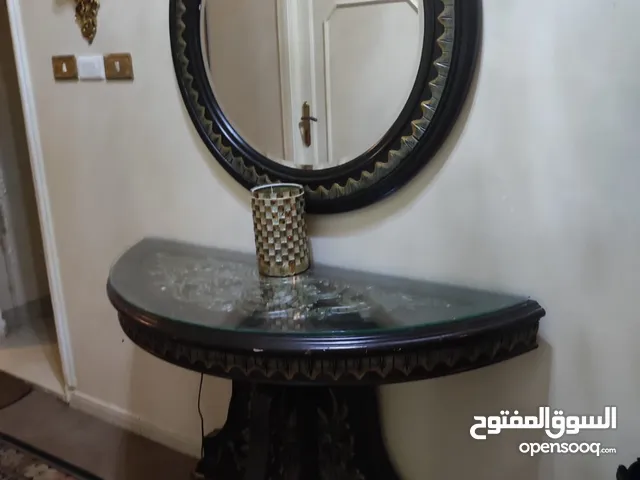 مرآة وطاولة ديكور للبيع عاجل mirror and table set for sale urgent