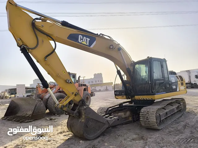 كتربلر 320 2015 مع الدقاق