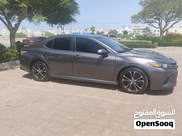 2020 تويوتا كامري SE
