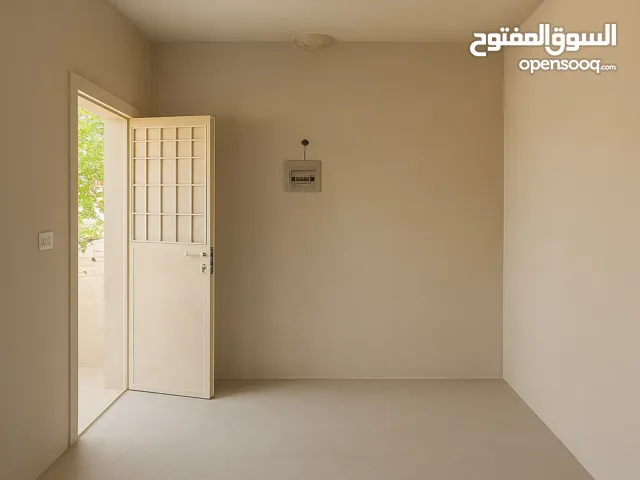 للبيع العاجل، مستودع تجاري للبيع في عدن/ القويسمة جنوب عمان