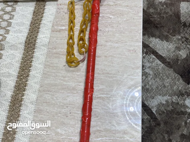 نبيطه صيد احترافيه جديده صنع يدوي جميله قويه طويله بلون الاحمار الساطع والسود القليل جيده لصيد الطير