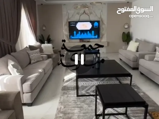 3فيلات  في كمباوند واحد