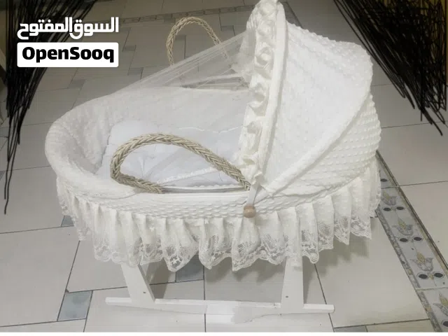 سرير وهزاز ومشاية أطفال رضع