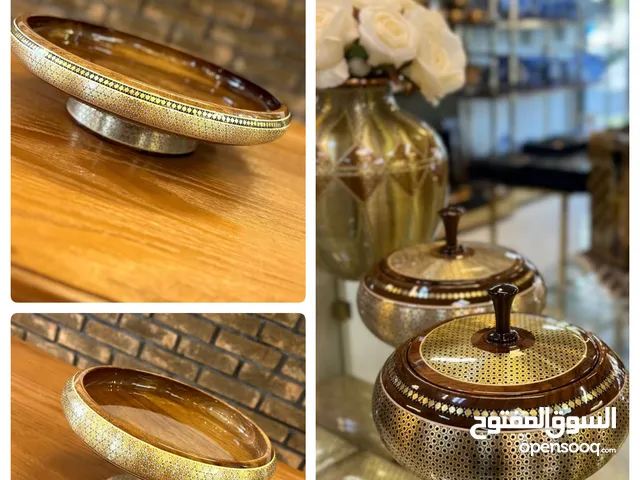 تقديم الطعام الفاخر ، وود الجوز والخاتام ، العمل اليدوي