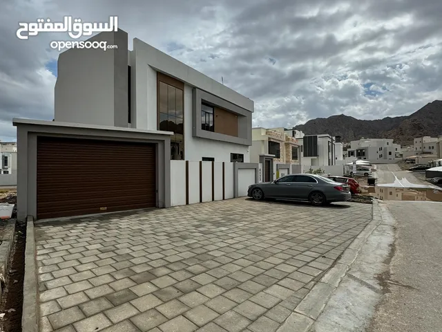 512 m2 4 Bedrooms Townhouse for Sale in Muscat Bosher